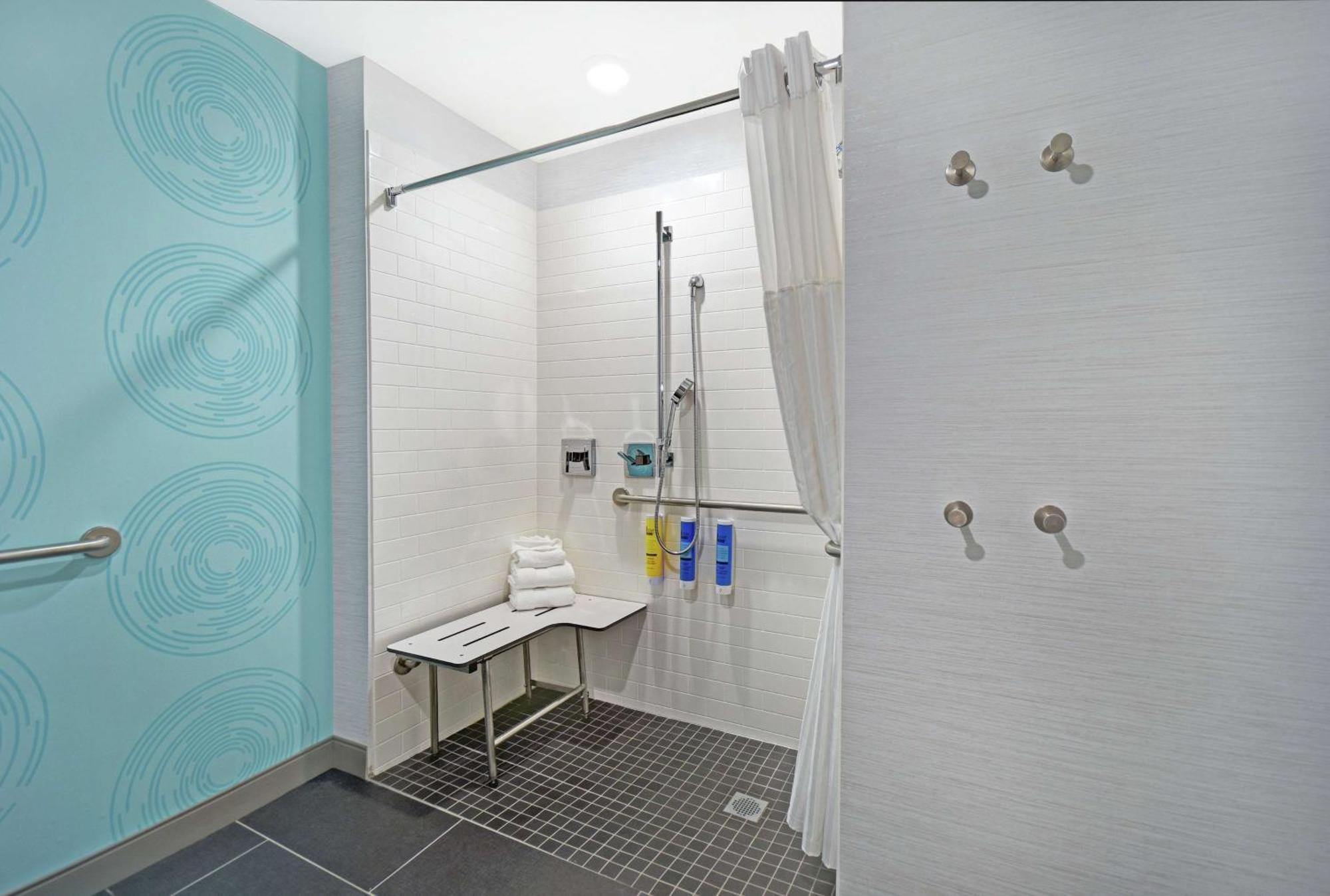 Tru By Hilton Grand Rapids Airport Hotel Kentwood Екстериор снимка